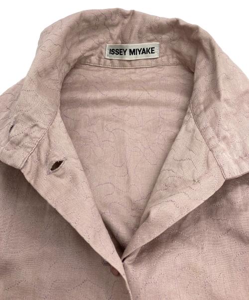 ISSEY MIYAKE（イッセイミヤケ）ISSEY MIYAKE (イッセイミヤケ) ステッチデザイン コットンシャツ ピンク サイズ:2の古着・服飾アイテム