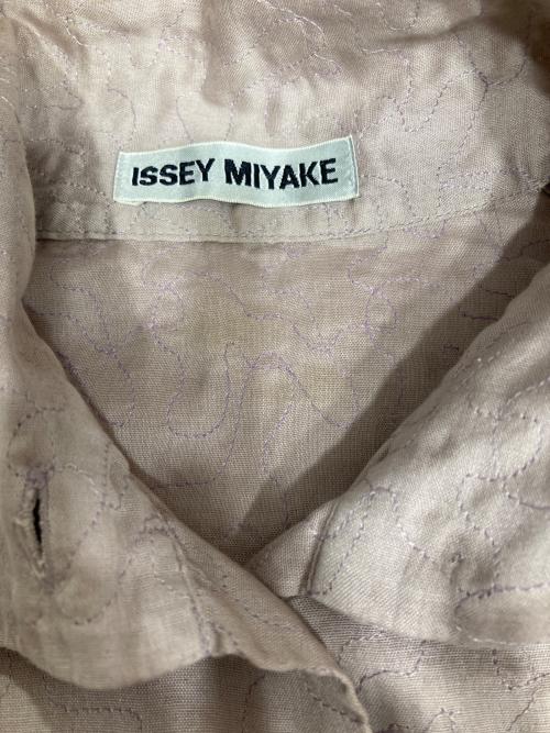 ISSEY MIYAKE（イッセイミヤケ）ISSEY MIYAKE (イッセイミヤケ) ステッチデザイン コットンシャツ ピンク サイズ:2の古着・服飾アイテム