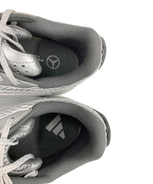 adidas（アディダス）adidas (アディダス) Mercedes-AMG PETRONAS F1チーム ライトブレイズ シューズ  グレー サイズ:US9の古着・服飾アイテム