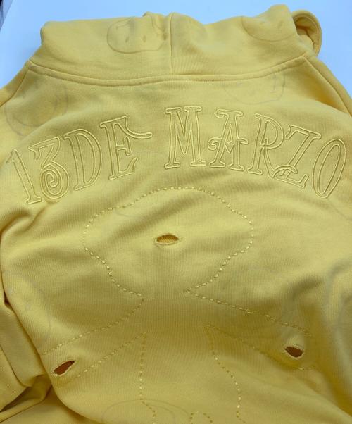 13DE MARZO（トレセ デ マルソ）13DE MARZO (トレセ デ マルソ) SMILEY (スマイリー) プルオーバーパーカー イエロー サイズ:Lの古着・服飾アイテム