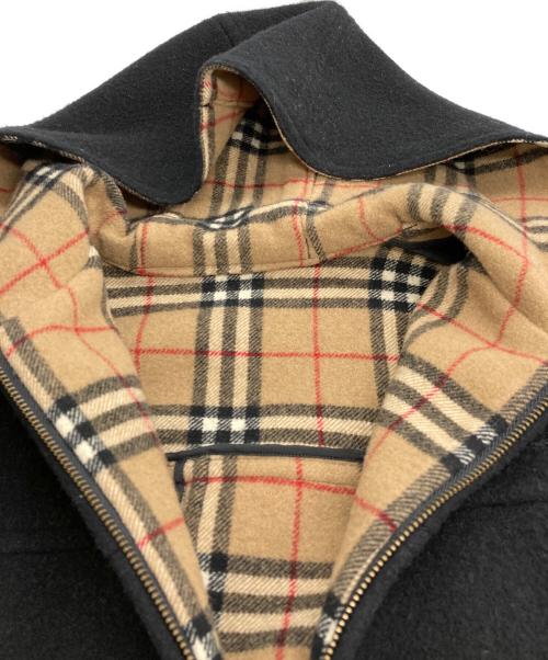 BURBERRY BLUE LABEL（バーバリー ブルー レーベル）BURBERRY BLUE LABEL (バーバリー ブルー レーベル) ホース刺繍 裏ノバチェック フーデットコート ブラック サイズ:38の古着・服飾アイテム