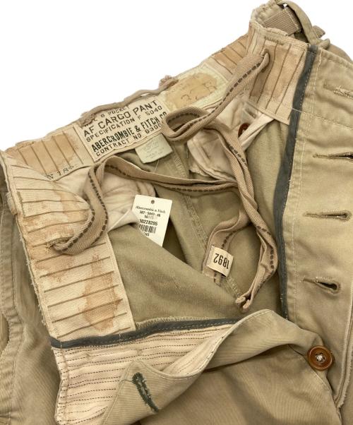 Abercrombie & Fitch（アバクロンビー アンド フィッチ）Abercrombie & Fitch (アバクロンビー アンド フィッチ) ダメージ加工カーゴパンツ ベージュ サイズ:32Rの古着・服飾アイテム