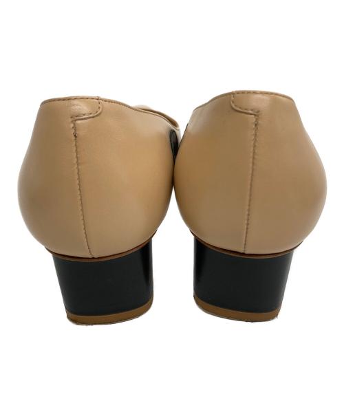 PELLICO（ペリーコ）PELLICO (ペリーコ) NEBI ネビ ポインテッドトゥパンプス ベージュ×ブラック サイズ:37 1/2の古着・服飾アイテム