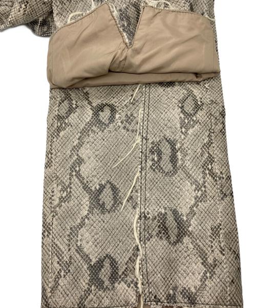 MAISON SPECIAL（メゾンスペシャル）MAISON SPECIAL (メゾンスペシャル) Vegan Leather Python Cut Off Pants グレー×ベージュ サイズ:36の古着・服飾アイテム