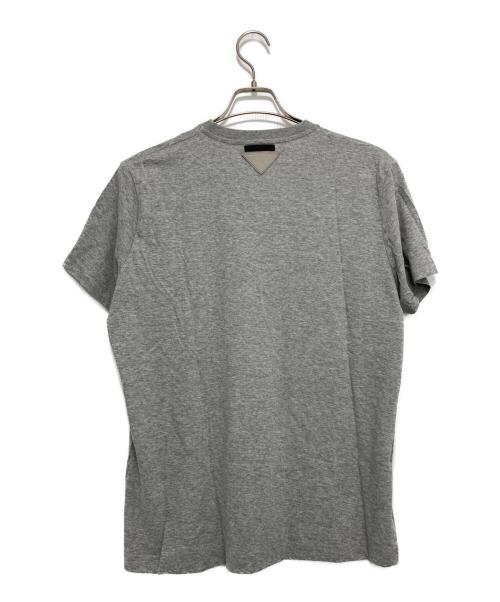 PRADA（プラダ）PRADA (プラダ) VネックTシャツ グレー サイズ:Lの古着・服飾アイテム