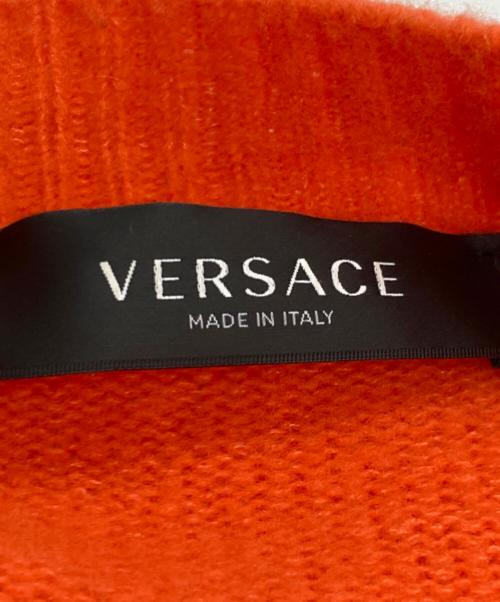 VERSACE（ヴェルサーチェ）VERSACE (ヴェルサーチェ) メドゥーサ刺繍 シルクカシミヤ混ダメージニット オレンジ サイズ:46の古着・服飾アイテム
