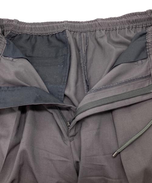 MARKAWARE（マーカウェア）MARKAWARE (マーカウェア) ORGANIC WOOL 2/80 TROPICAL CLASSIC FIT EASY PANTS グレー サイズ:SIZE 2の古着・服飾アイテム