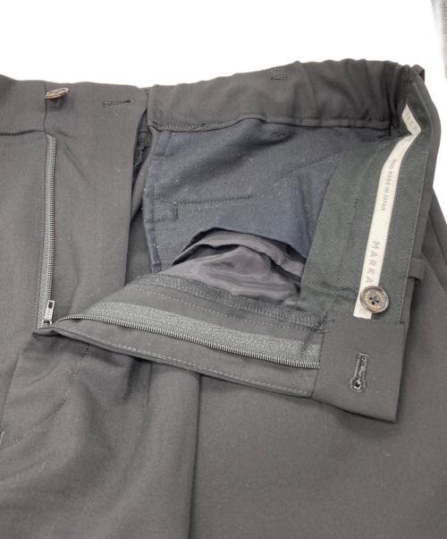 MARKAWARE（マーカウェア）MARKAWARE (マーカウェア) CLASSIC FIT DOUBLE PLEATED TROUSERS ブラック サイズ:3の古着・服飾アイテム