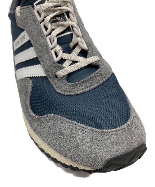 adidas（アディダス）adidas (アディダス) NEW YORK スニーカー グレー×ネイビー サイズ:91/2の古着・服飾アイテム