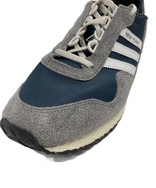 adidas（アディダス）adidas (アディダス) NEW YORK スニーカー グレー×ネイビー サイズ:91/2の古着・服飾アイテム
