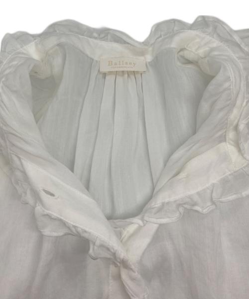BALLSEY（ボールジィ）BALLSEY (ボールジィ) スムースラミー フリルカラーブラウス ホワイト サイズ: 36の古着・服飾アイテム
