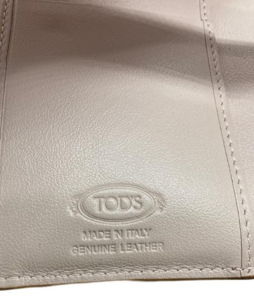 TOD'S（トッズ）TOD'S (トッズ) ダブルT 3つ折り財布 ベージュ×ゴールドの古着・服飾アイテム
