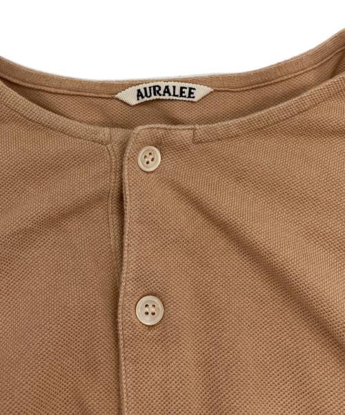 AURALEE（オーラリー）AURALEE (オーラリー) SUPER SOFT PIQUE HENLEY NECK ベージュ サイズ:4の古着・服飾アイテム