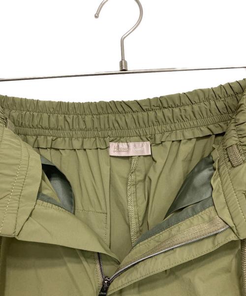 HERNO（ヘルノ）HERNO (ヘルノ) RESORT ストレッチナイロン1プリーツシャーリングパンツ オリーブ サイズ:Ｓの古着・服飾アイテム