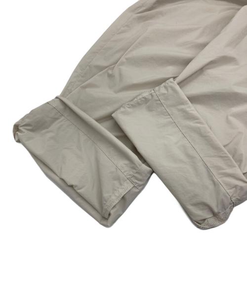 HERNO（ヘルノ）HERNO (ヘルノ) RESORT ストレッチナイロン1プリーツシャーリングパンツ ベージュ サイズ:Sの古着・服飾アイテム