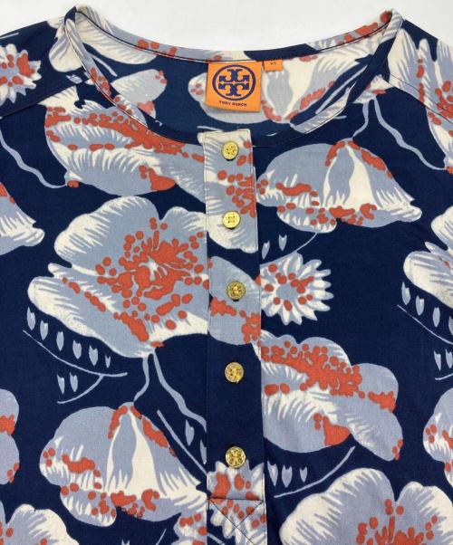 TORY BURCH（トリーバーチ）TORY BURCH (トリーバーチ) 総柄ヘンリーネックカットソー ネイビー サイズ:XSの古着・服飾アイテム