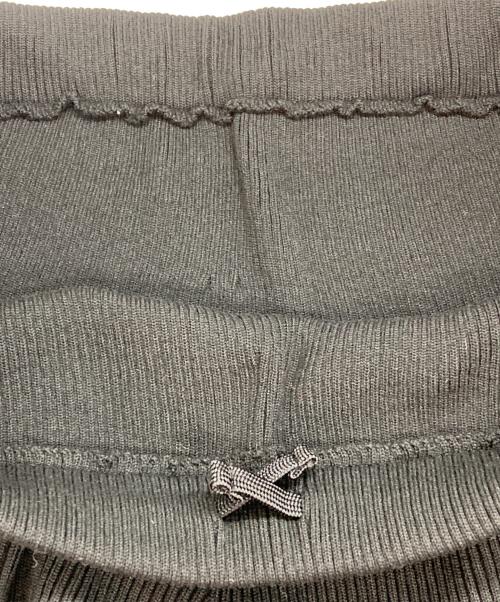 HOMME PLISSE ISSEY MIYAKE（オム プリッセ イッセイ ミヤケ）HOMME PLISSE ISSEY MIYAKE (オム プリッセ イッセイ ミヤケ) BASIC KNIT パンツ ブラック サイズ:3の古着・服飾アイテム