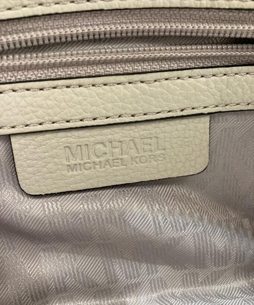 MICHAEL KORS（マイケルコース）MICHAEL KORS (マイケルコース) Kirby サッチェルショルダーバッグ ベージュ×ブラックの古着・服飾アイテム