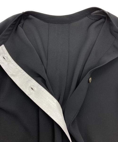 icB（アイシービー）icB (アイシービー) BackSatinAmunzen バンドカラーブラウス ブラック サイズ:XSの古着・服飾アイテム