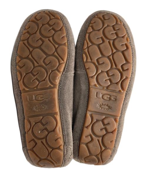 UGG（アグ）UGG (アグ) ALENA モカシンシューズ モカ サイズ:US 6の古着・服飾アイテム