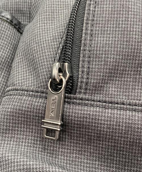 TUMI（トゥミ）TUMI (トゥミ) バックパック グレー×ブラックの古着・服飾アイテム