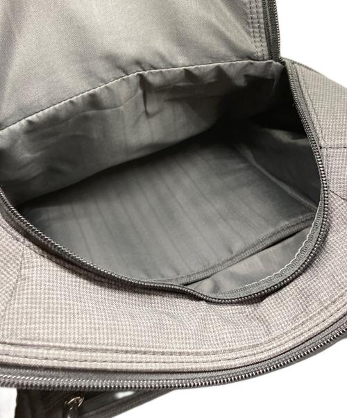 TUMI（トゥミ）TUMI (トゥミ) バックパック グレー×ブラックの古着・服飾アイテム