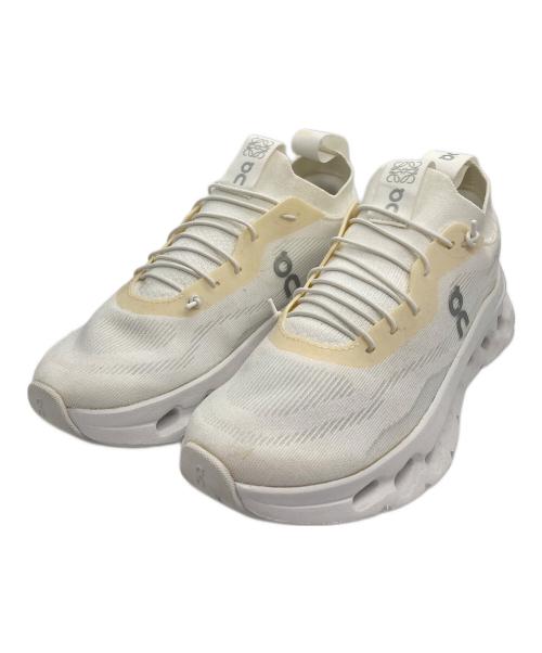 on（オン）on (オン) LOEWE (ロエベ) Cloudtilt “All White” スニーカー ホワイト サイズ:US W5/UK 3/EU 36/JP 22の古着・服飾アイテム