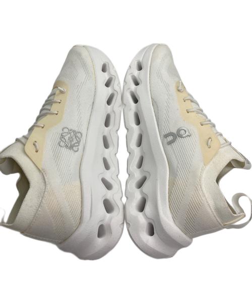 on（オン）on (オン) LOEWE (ロエベ) Cloudtilt “All White” スニーカー ホワイト サイズ:US W5/UK 3/EU 36/JP 22の古着・服飾アイテム