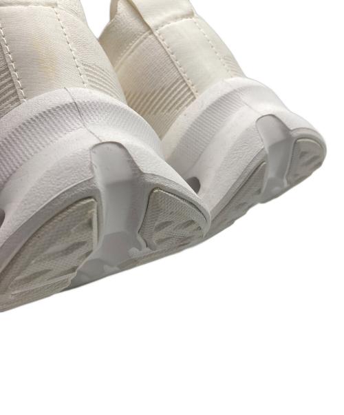 on（オン）on (オン) LOEWE (ロエベ) Cloudtilt “All White” スニーカー ホワイト サイズ:US W5/UK 3/EU 36/JP 22の古着・服飾アイテム