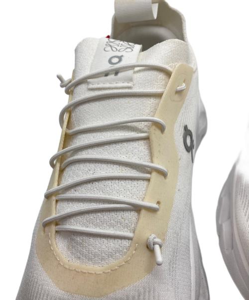 on（オン）on (オン) LOEWE (ロエベ) Cloudtilt “All White” スニーカー ホワイト サイズ:US W5/UK 3/EU 36/JP 22の古着・服飾アイテム