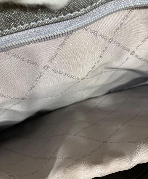 MICHAEL KORS（マイケルコース）MICHAEL KORS (マイケルコース) メタリックレザートートバッグ グレーの古着・服飾アイテム