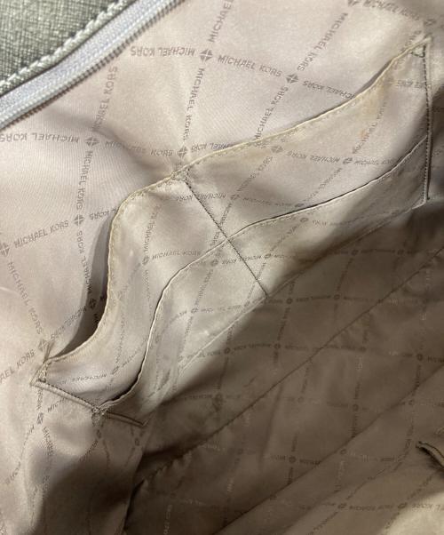 MICHAEL KORS（マイケルコース）MICHAEL KORS (マイケルコース) メタリックレザートートバッグ グレーの古着・服飾アイテム