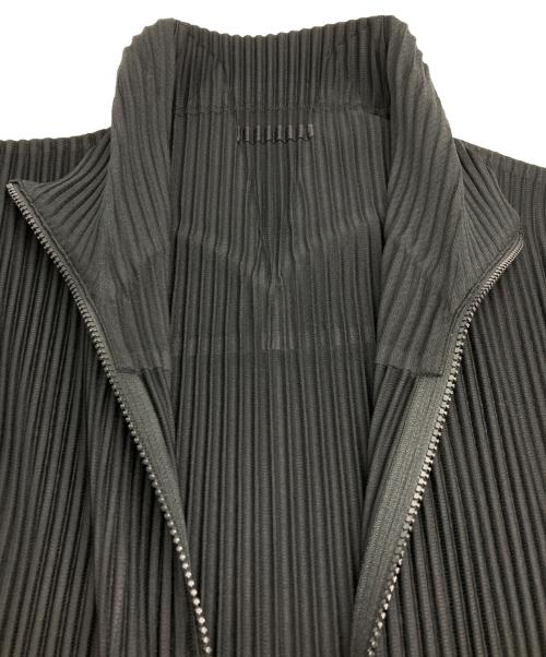 HOMME PLISSE ISSEY MIYAKE（オム プリッセ イッセイ ミヤケ）HOMME PLISSE ISSEY MIYAKE (オム プリッセ イッセイ ミヤケ) BASICS プリーツジップアップジャケット ブラック サイズ:4の古着・服飾アイテム
