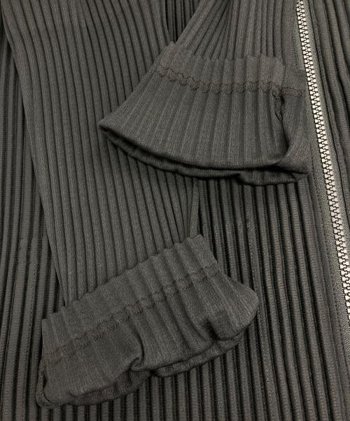 HOMME PLISSE ISSEY MIYAKE（オム プリッセ イッセイ ミヤケ）HOMME PLISSE ISSEY MIYAKE (オム プリッセ イッセイ ミヤケ) BASICS プリーツジップアップジャケット ブラック サイズ:4の古着・服飾アイテム