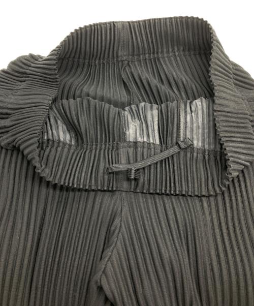 HOMME PLISSE ISSEY MIYAKE（オム プリッセ イッセイ ミヤケ）HOMME PLISSE ISSEY MIYAKE (オム プリッセ イッセイ ミヤケ) MONTHLY COLOR MAY ブラック サイズ:3の古着・服飾アイテム