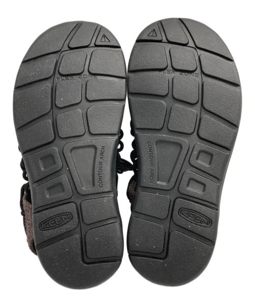 KEEN（キーン）KEEN (キーン) BEAUTY&YOUTH (ビューティーアンドユース) 別注 UNEEK サンダル ブラウン×ブラック サイズ:US 5の古着・服飾アイテム