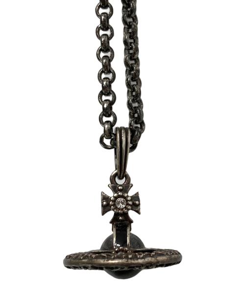 Vivienne Westwood（ヴィヴィアンウエストウッド）Vivienne Westwood (ヴィヴィアンウエストウッド) 花刻印 タイニー オーブクリスタルネックレスの古着・服飾アイテム