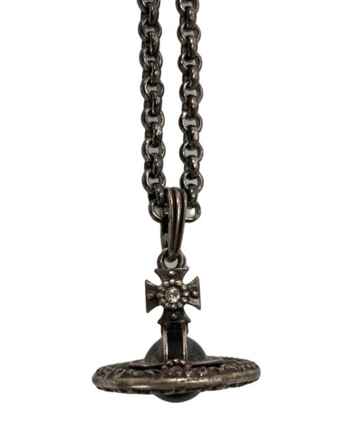 Vivienne Westwood（ヴィヴィアンウエストウッド）Vivienne Westwood (ヴィヴィアンウエストウッド) 花刻印 タイニー オーブクリスタルネックレスの古着・服飾アイテム
