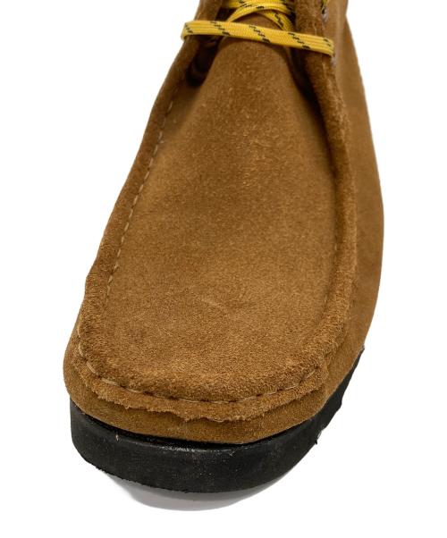 CarHartt（カーハート）CarHartt (カーハート) CLARKS (クラークス) Wallabee Boot ブラウン サイズ:UK8 1/2の古着・服飾アイテム