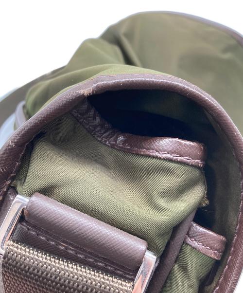PRADA（プラダ）PRADA (プラダ) ロゴプレート ナイロンショルダーバッグ カーキ（BRUCIATO)の古着・服飾アイテム