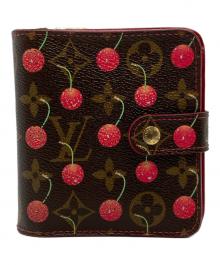 LOUIS VUITTON（ルイ ヴィトン）の古着「モノグラム・チェリー コンパクト・ジップ」｜ブラウン×レッド