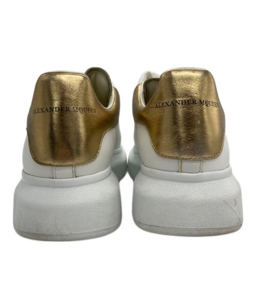ALEXANDER McQUEEN（アレキサンダーマックイーン）ALEXANDER McQUEEN (アレキサンダーマックイーン) オーバーサイズドスニーカー ホワイト サイズ:40の古着・服飾アイテム