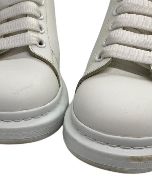 ALEXANDER McQUEEN（アレキサンダーマックイーン）ALEXANDER McQUEEN (アレキサンダーマックイーン) オーバーサイズドスニーカー ホワイト サイズ:40の古着・服飾アイテム