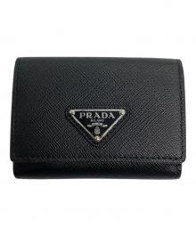 PRADA（プラダ）の古着「SAFFIANO TRIANGOLO TINY  3つ折り財布」｜ブラック
