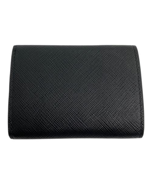 PRADA（プラダ）PRADA (プラダ) SAFFIANO TRIANGOLO TINY  3つ折り財布 ブラックの古着・服飾アイテム