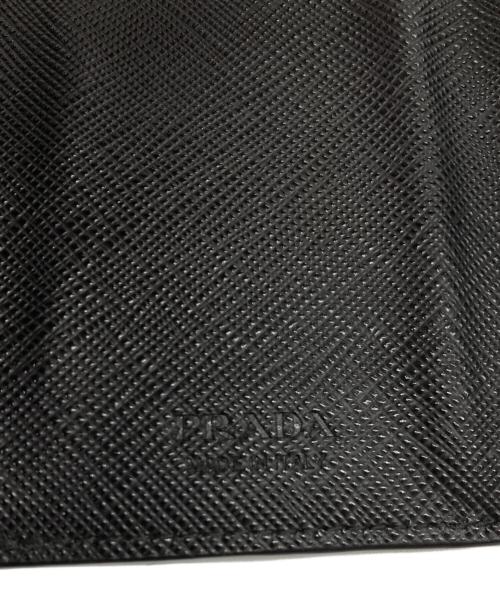 PRADA（プラダ）PRADA (プラダ) SAFFIANO TRIANGOLO TINY  3つ折り財布 ブラックの古着・服飾アイテム