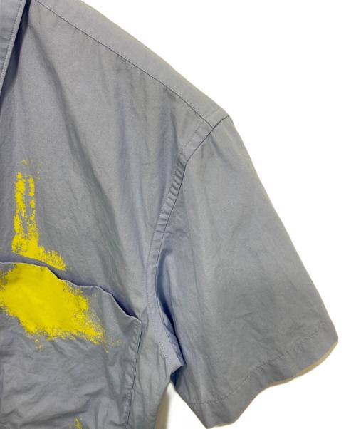 COMME des GARCONS SHIRT（コムデギャルソンシャツ）COMME des GARCONS SHIRT (コムデギャルソンシャツ) プリント加工半袖シャツ スカイブルー×イエロー サイズ:Sの古着・服飾アイテム