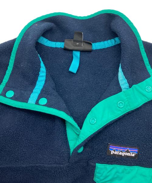 Patagonia（パタゴニア）Patagonia (パタゴニア) ウィメンズ・ライトウェイト・シンチラ・スナップT・プルオーバー ネイビー×グリーン サイズ:Sの古着・服飾アイテム