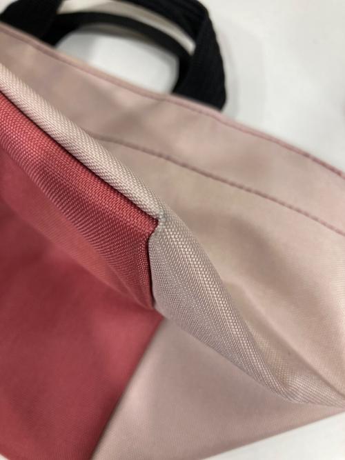 Herve Chapelier（エルベシャプリエ）Herve Chapelier (エルベシャプリエ) ナイロン舟形トートS ピンク×ピンクの古着・服飾アイテム