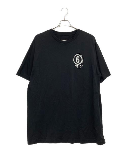 MM6 Maison Margiela（エムエムシックスメゾンマルジェラ）MM6 Maison Margiela (エムエムシックスメゾンマルジェラ) ナンバリング ロゴ Tシャツ ブラック サイズ:Mの古着・服飾アイテム